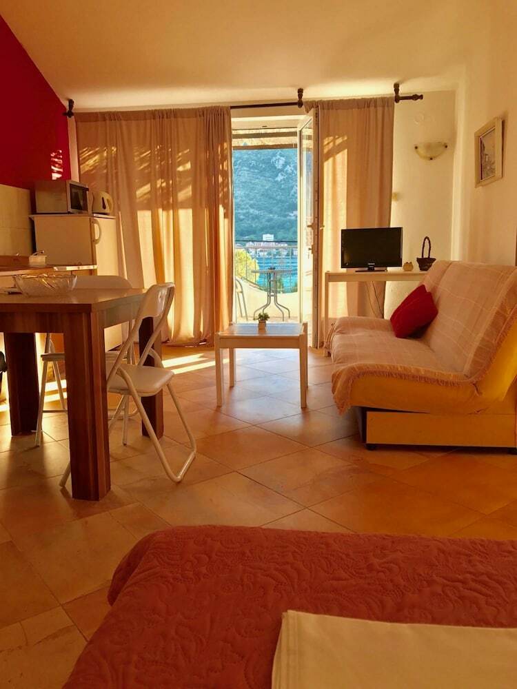 Apartments Ivanisevic