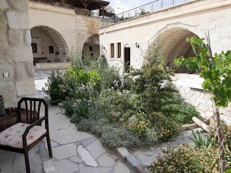 Aziz Cave Hotel