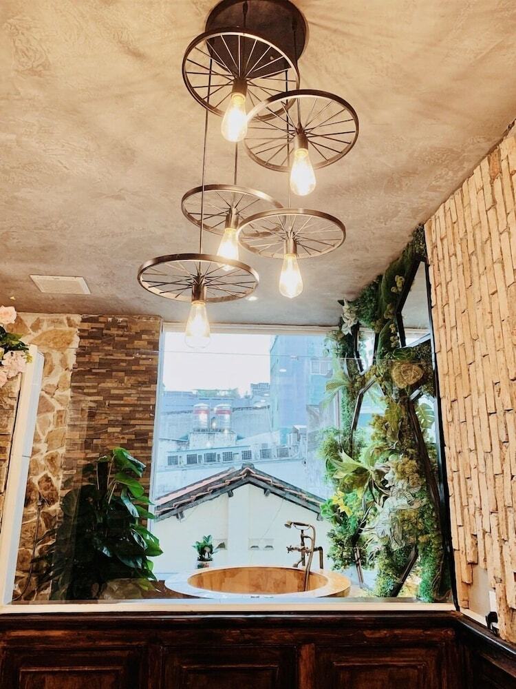 7s Hotel Koi Boutique