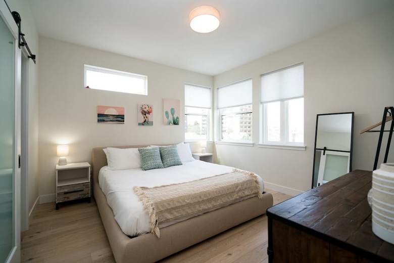 Regal Rooftop Retreat Rise Above The Ordinary