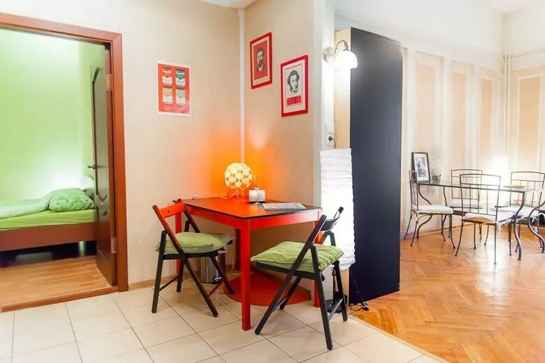 Apartment On Bolshoy Gnezdnikovskiy 10
