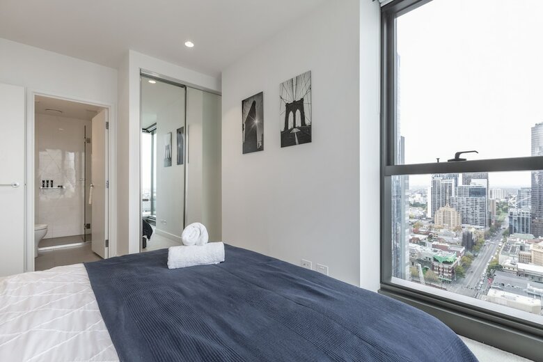 Trendy Melbourne 2 Bedroom Apartment By Bnb Pro