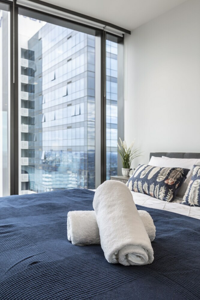 Trendy Melbourne 2 Bedroom Apartment By Bnb Pro