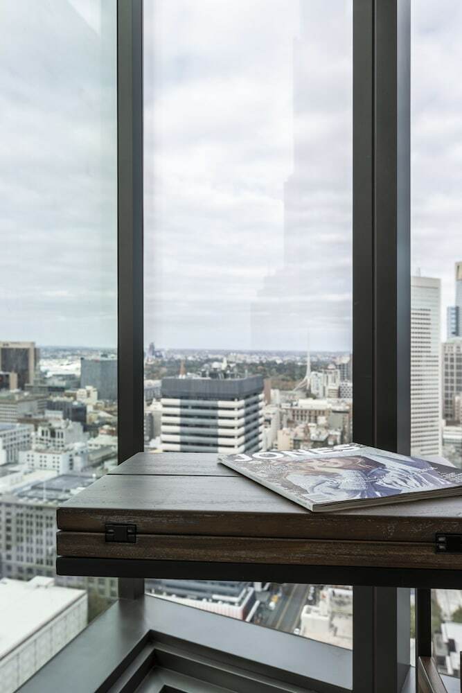 Trendy Melbourne 2 Bedroom Apartment By Bnb Pro