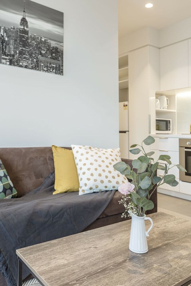 Trendy Melbourne 2 Bedroom Apartment By Bnb Pro