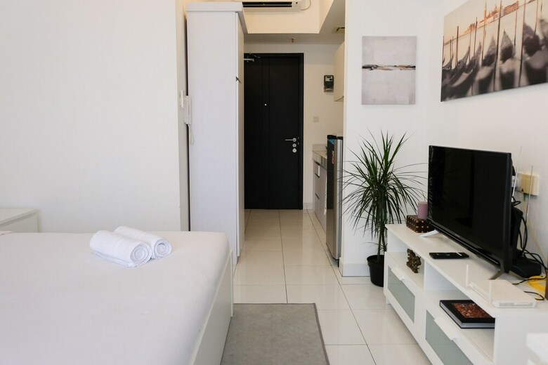 Modern Style Studio Room Casa de Parco Apartment