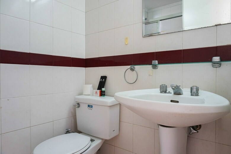 The Classic 2br Beverly Tower Apartment