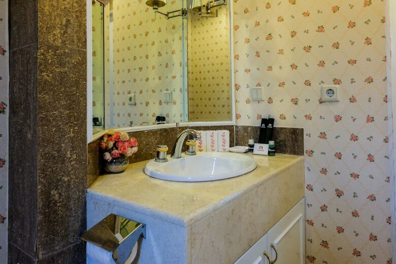Spacious 2br Park Royale Apartment
