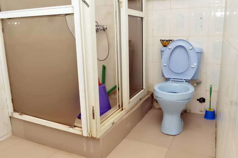 Queens Court Hotel