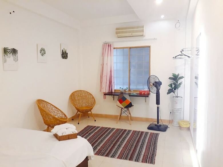 Hotel The Downtown Homestay