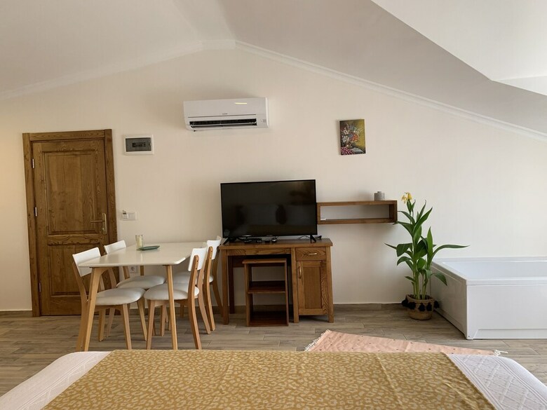 Infinity Lilly Apartments