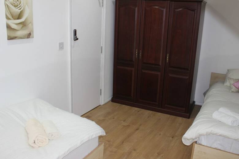Advo Aparts Guest Hotel Leeds