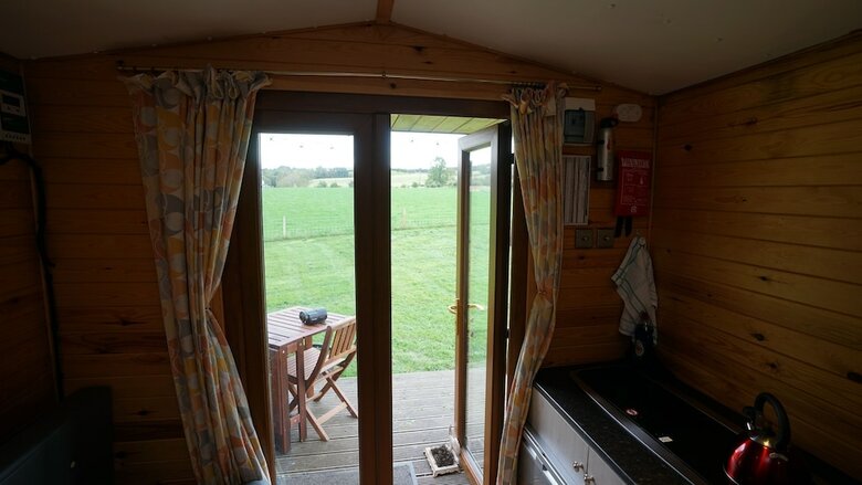 Beehive @ Westcote Glamping- Campsite