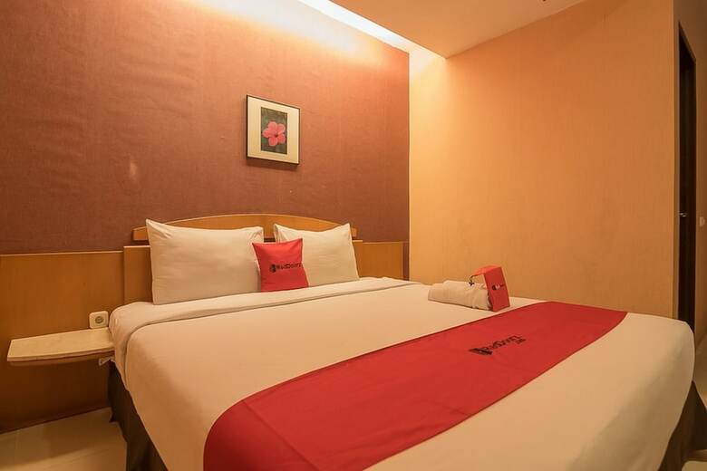 Hotel Reddoorz Plus @ Cipaganti Street 3