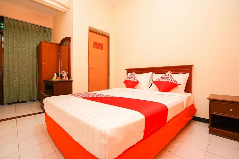 Hostal Oyo 1225 Hotel Dibino
