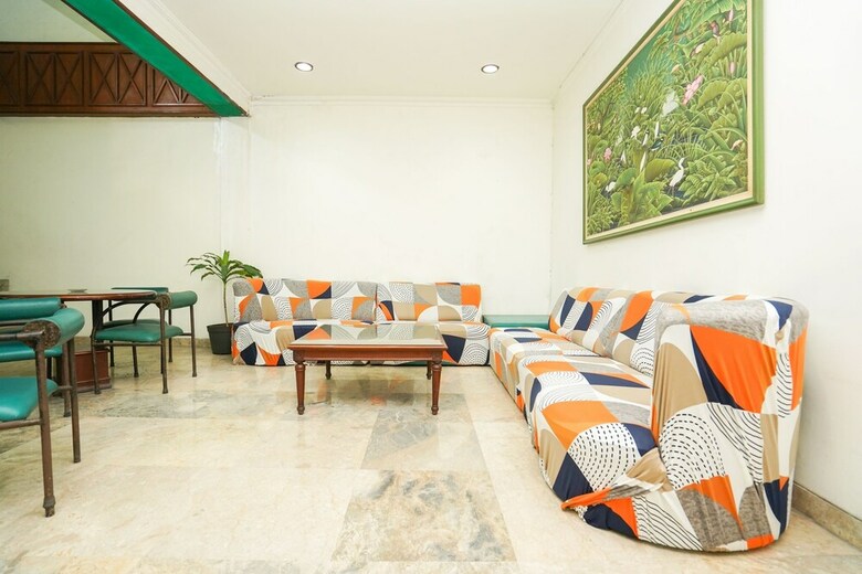 Hostal Oyo 1225 Hotel Dibino