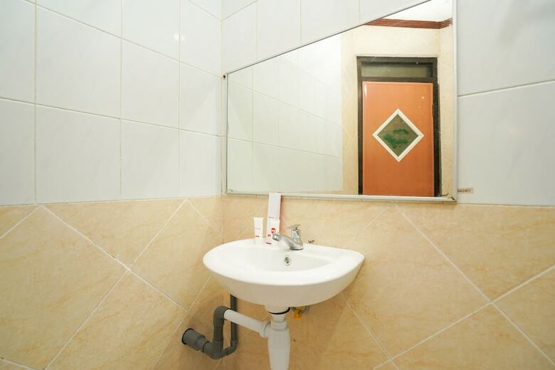 Hostal Oyo 1225 Hotel Dibino