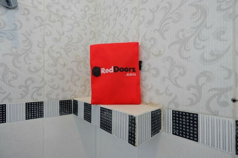 Hotel Reddoorz Near Solo Square 3