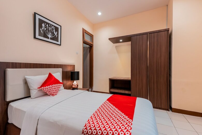 Hostal Oyo 1211 Graha Technopark Hotel