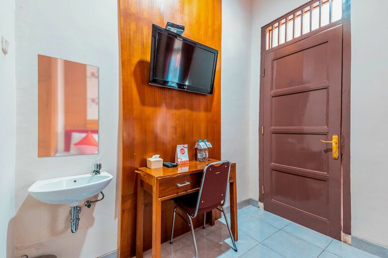 Hostal Oyo 1211 Graha Technopark Hotel