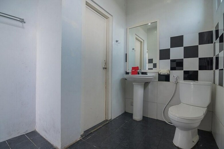 Hotel Reddoorz Near Upi Setiabudi 2