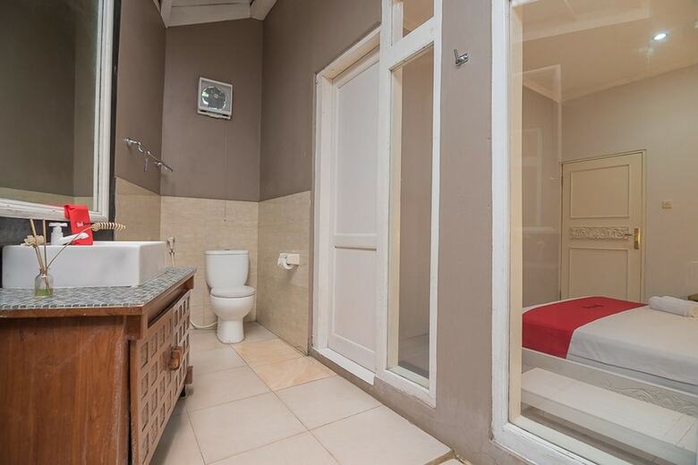 Hotel Reddoorz Near Upi Setiabudi 2