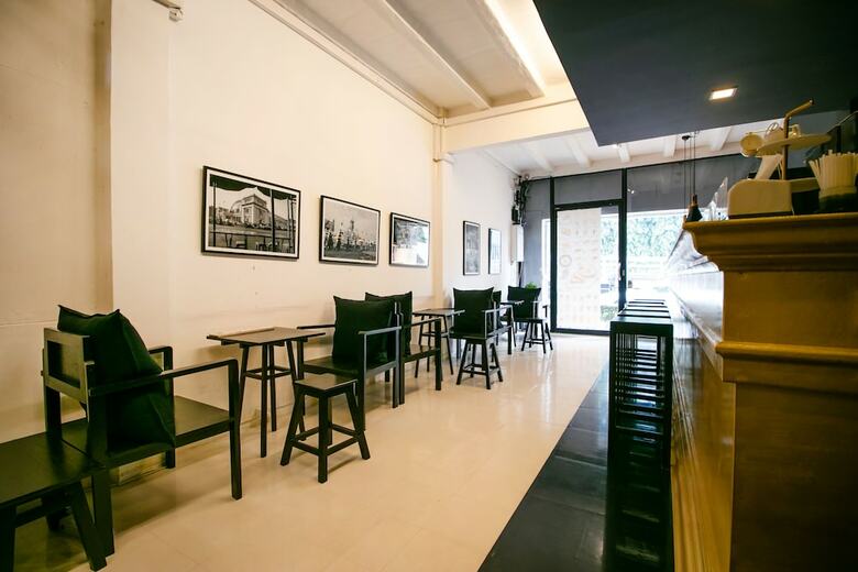 Hostal Oyo Chatel Hostel Bangkok
