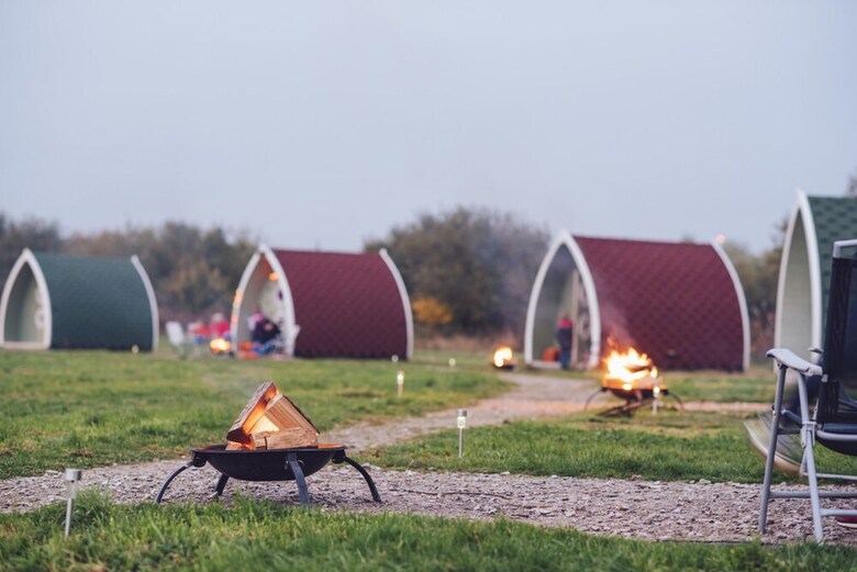 Cabana Camping Pod Near Lake - Campsite.