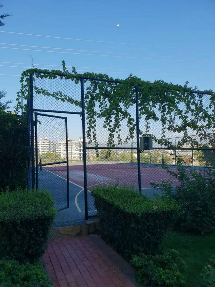 Apartamentos Crown City
