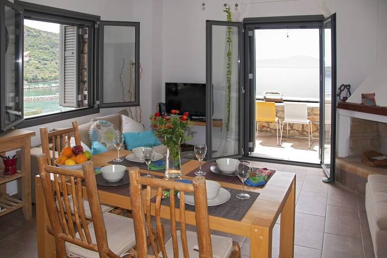 Apartamentos Kitries Cove