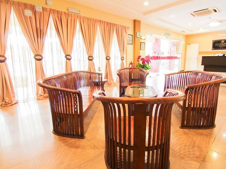 Oyo 11343 Hotel Putra Iskandar