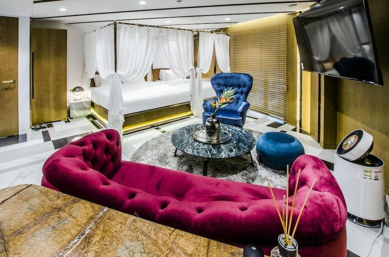 Hotel The Castle Sincheon