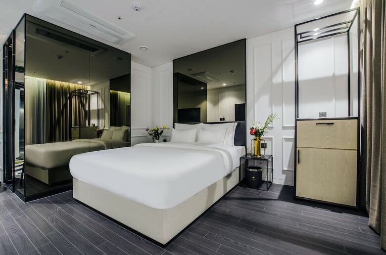 Hotel The Castle Sincheon