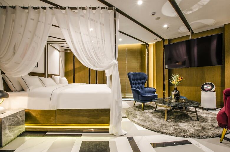 Hotel The Castle Sincheon