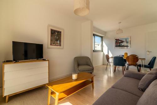 Cannes Apartment Next To La Croisette And Beach