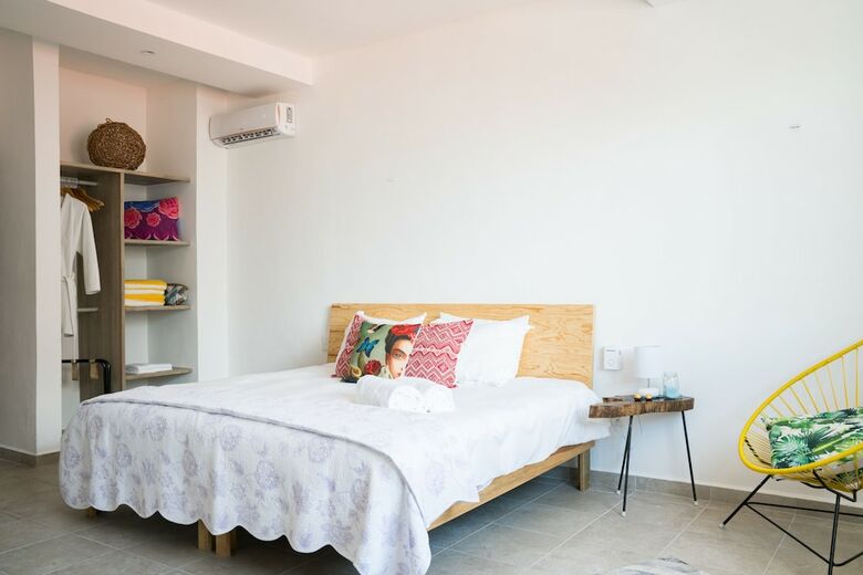 Hotel Dewl Studios & Residences - The Kahlo
