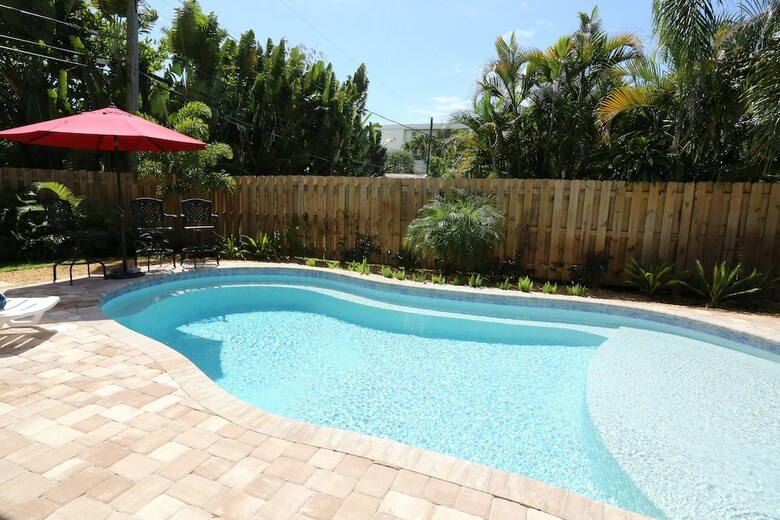 Bed & Breakfast Fantasy Island Inn Caters To Men