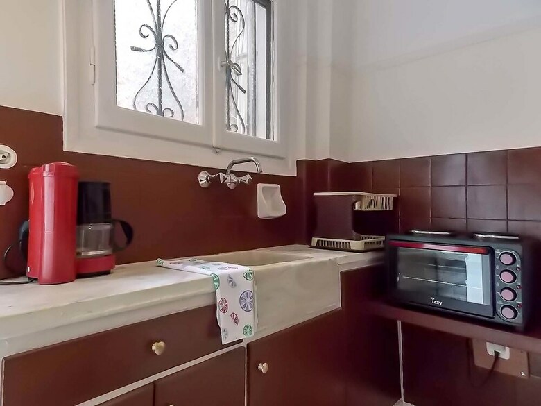 Salaminos-cozy Studio Apartment