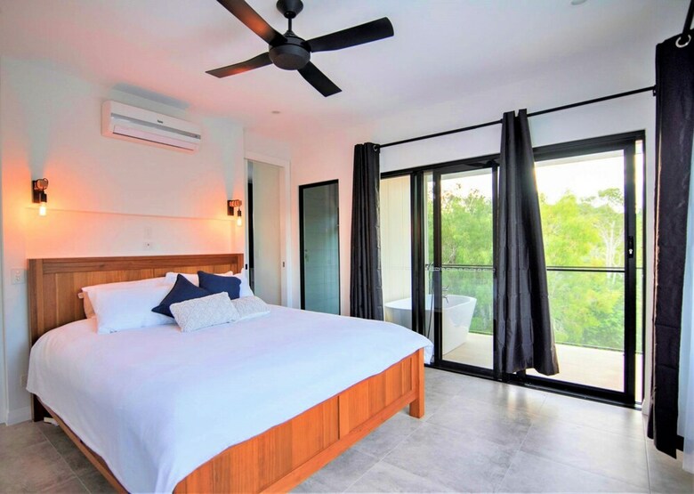 Isle Be Back Waterfront Luxury With Pool