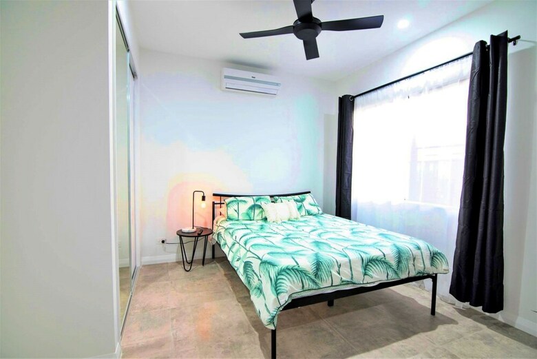 Isle Be Back Waterfront Luxury With Pool