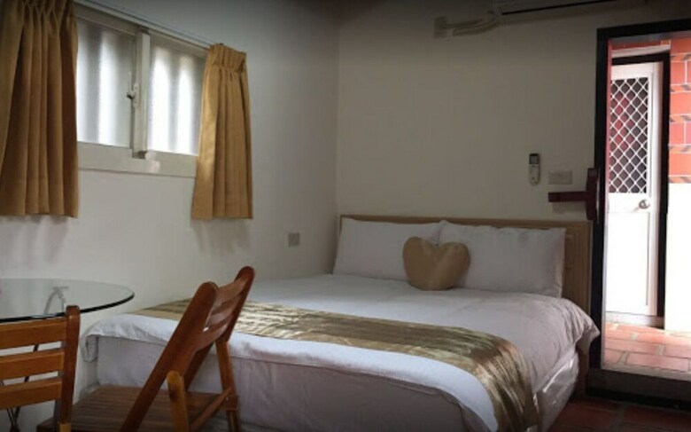 Hotel W Guesthouse