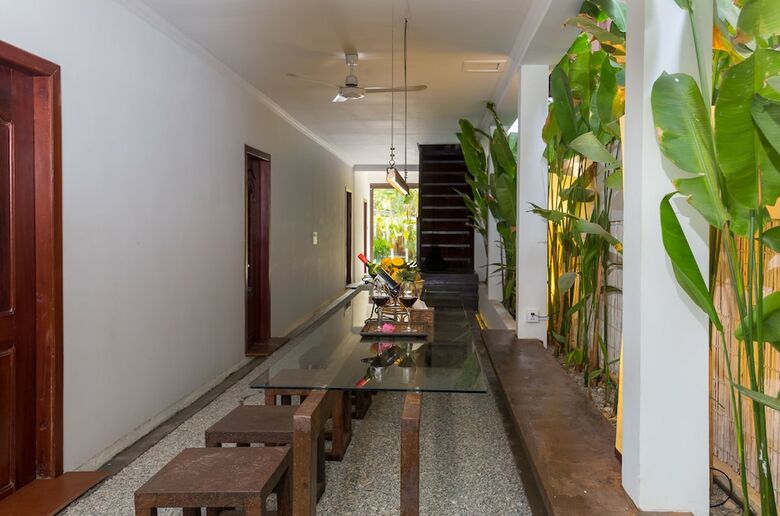 Hotel Watdamnak House