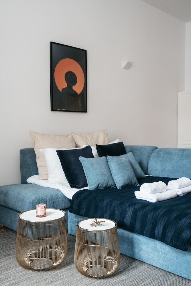 Square Apartment By Loft Affair