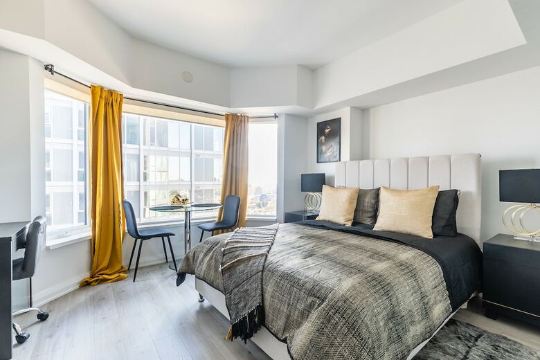 Simply Comfort Charming Yorkville Condos