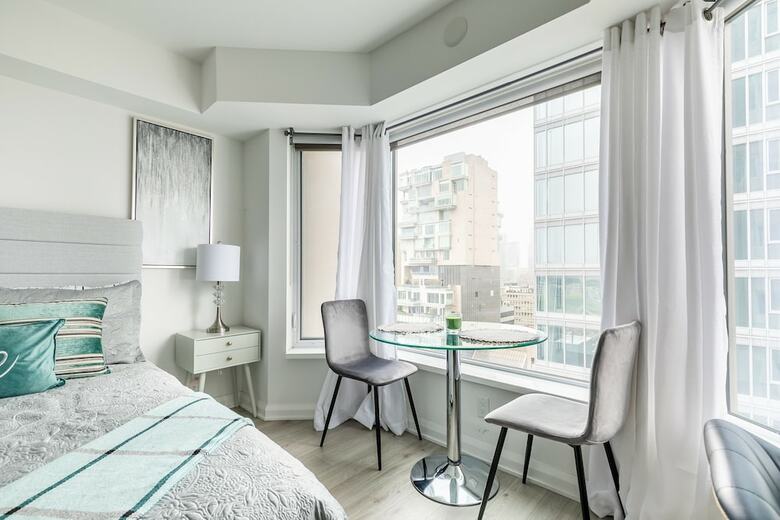 Simply Comfort Charming Yorkville Condos