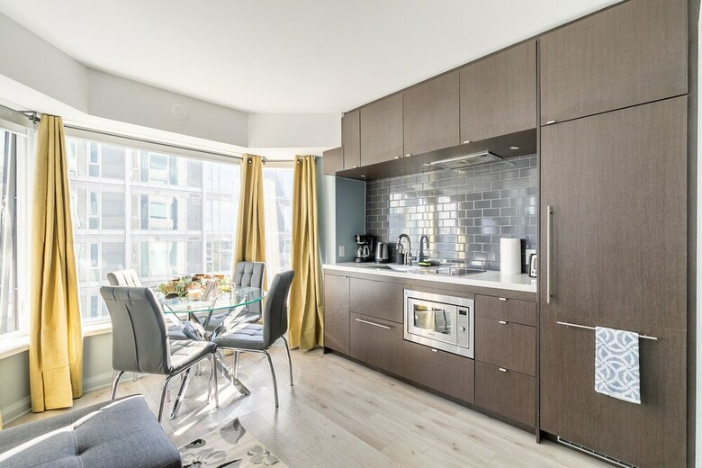 Simply Comfort Charming Yorkville Condos