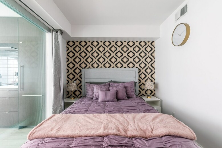 Simply Comfort Charming Yorkville Condos