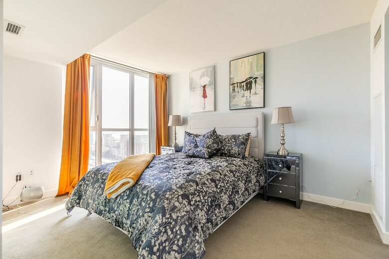 Simply Comfort Stunning Downtown Condos