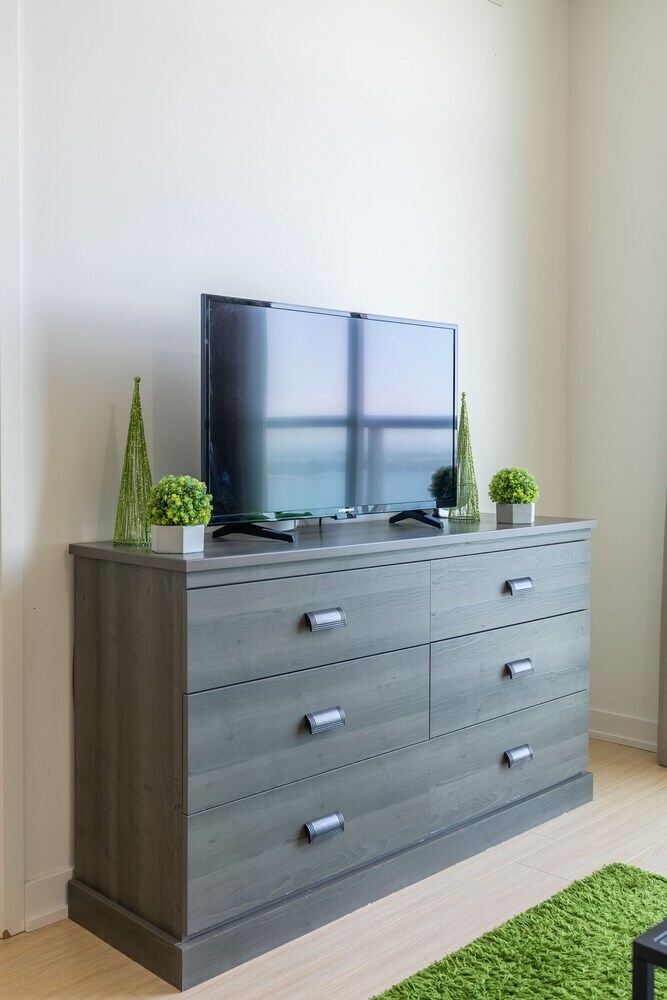 Simply Comfort Stunning Downtown Condos