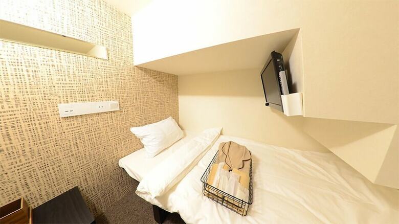 Hotel Cabin Style ? Caters To Men